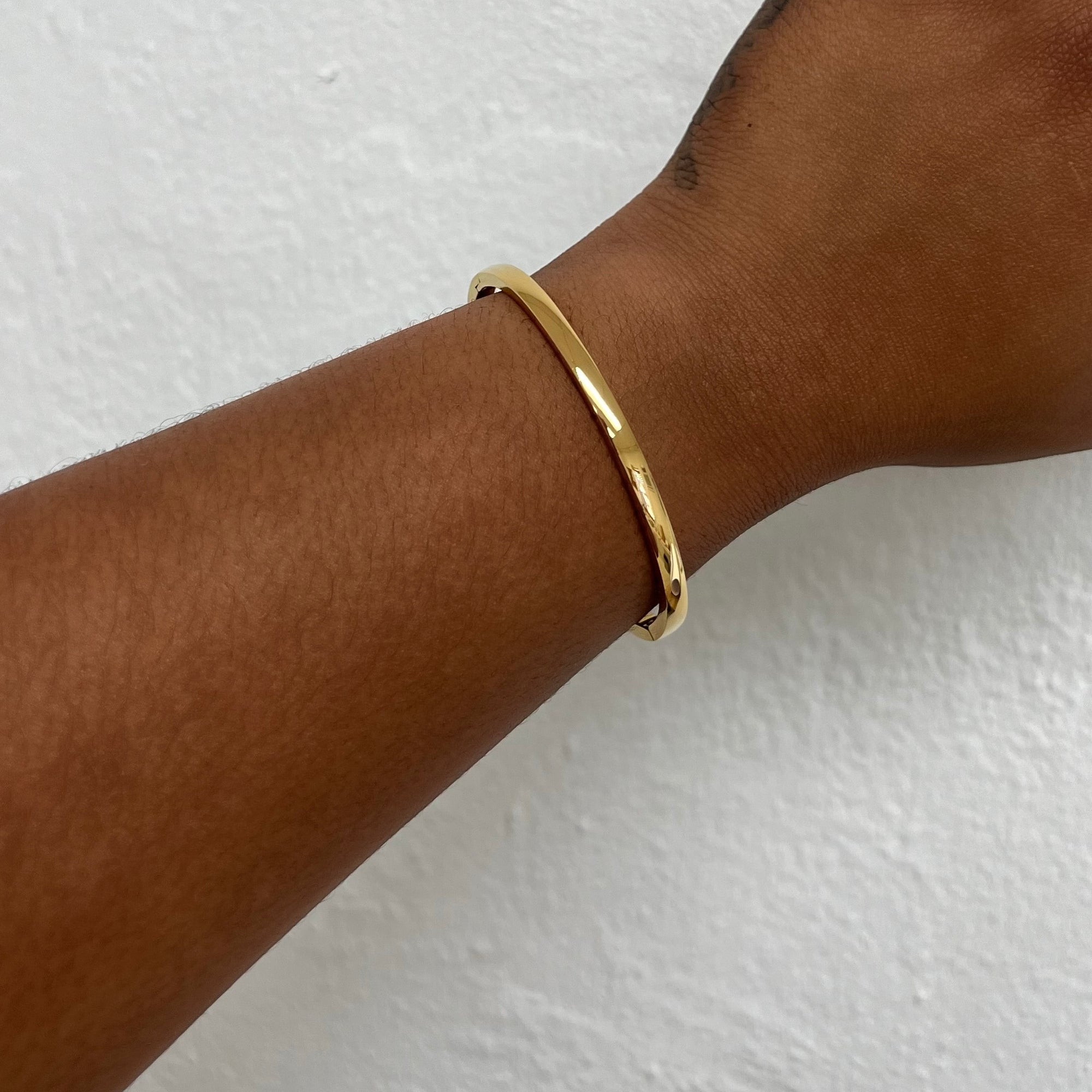 Essential Gold Bangle